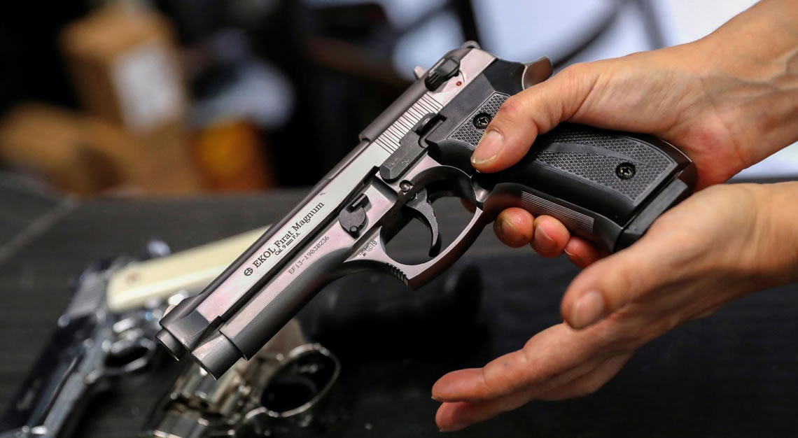 buying a gun in arizona